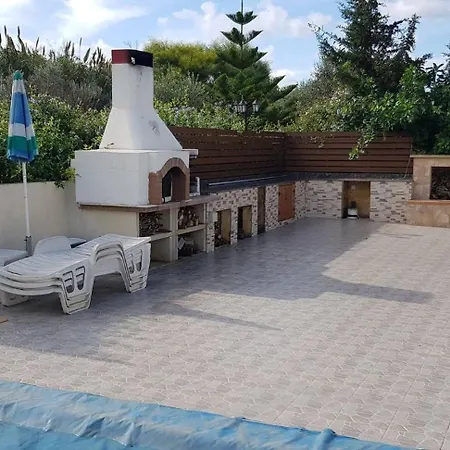 On An Olive Grove Farm stay Siggiewi